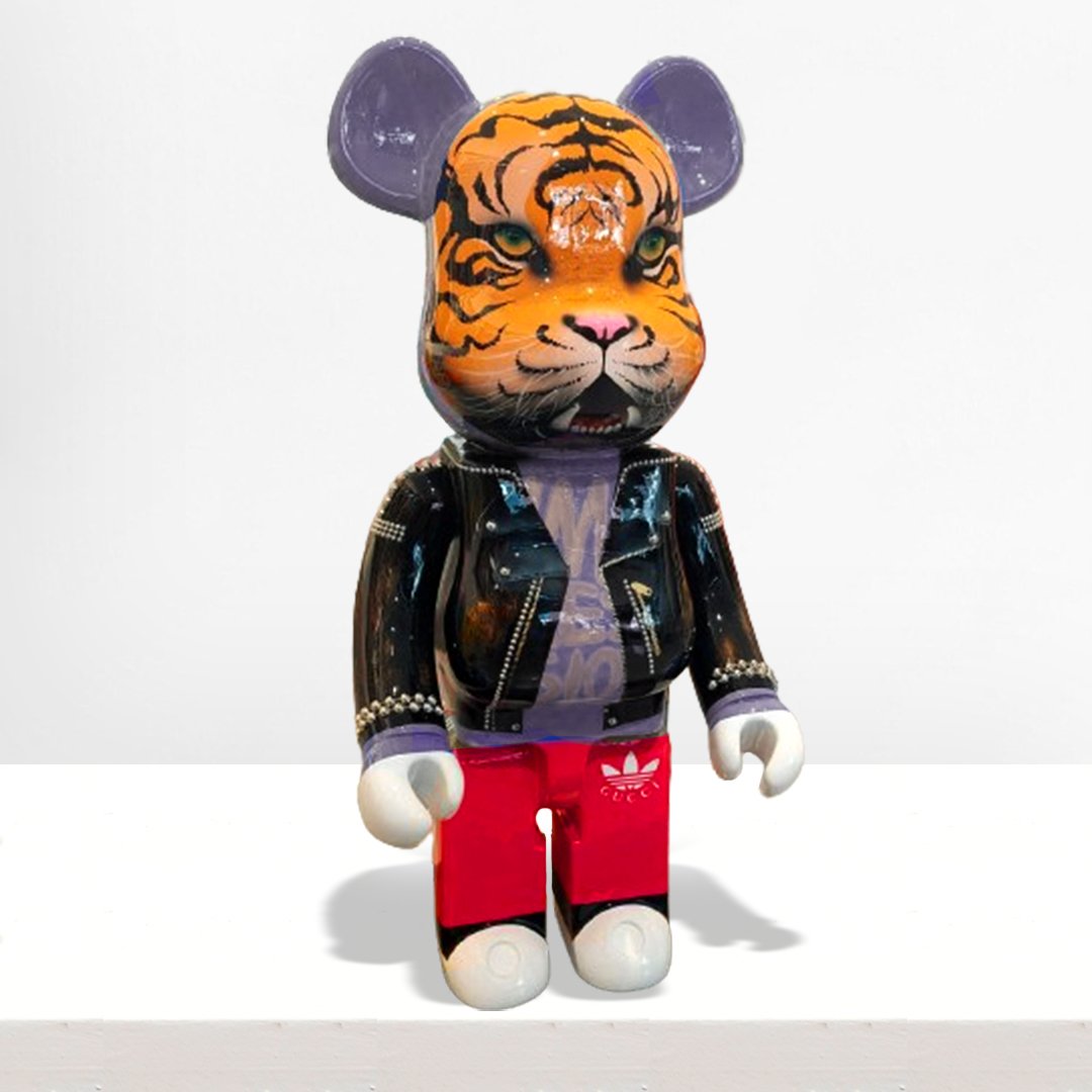 KAWS Holiday Space Figure Limited — Ze Art KAWS Holiday Space Figure Limited — Ze Art